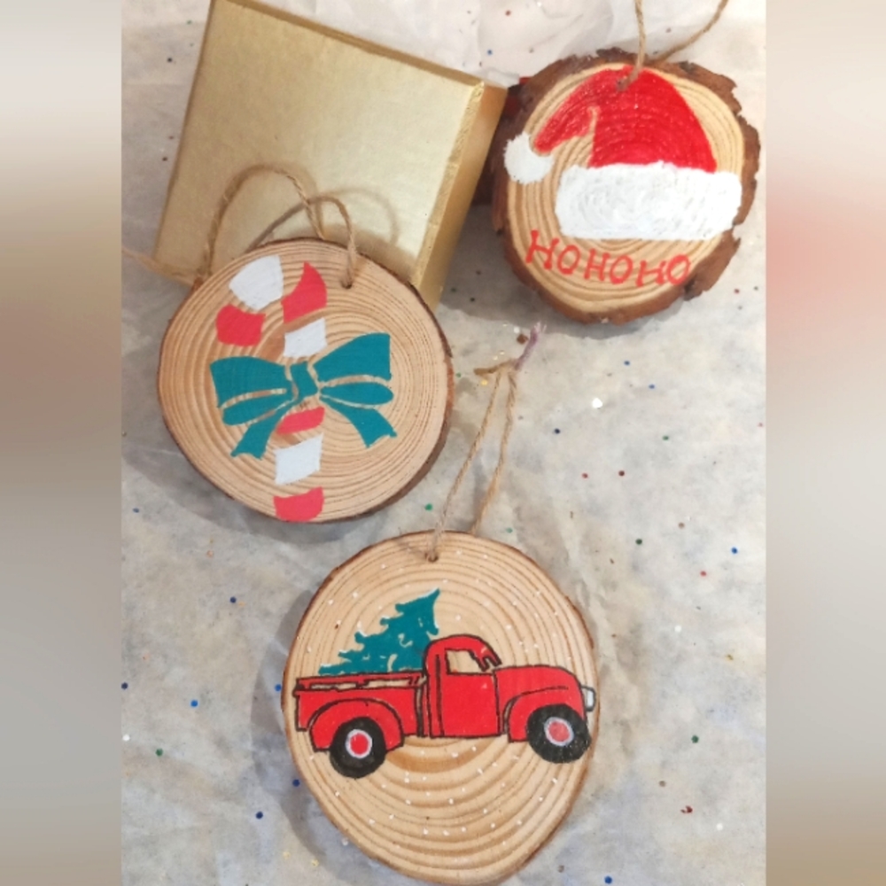 RUSTIC HANDPAINTED WOODSLICE CHRISTMAS ORNAMENTS SET OF 3